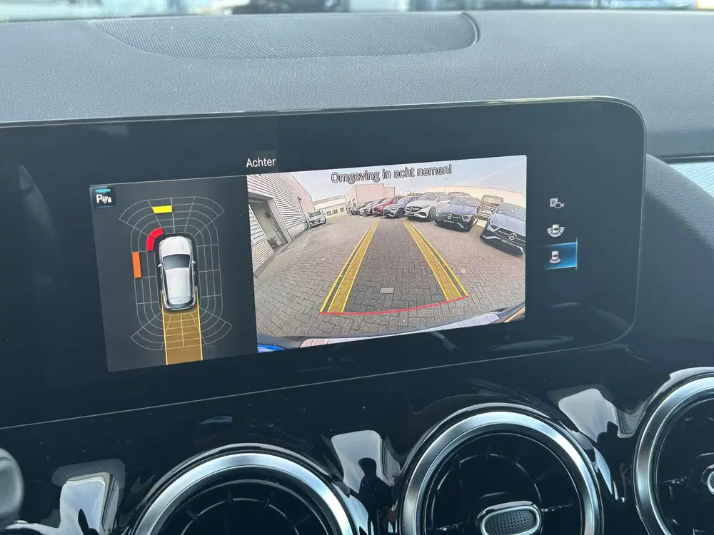 Mercedes-Benz GLA 180 Business Solution uit 2022, foto 9