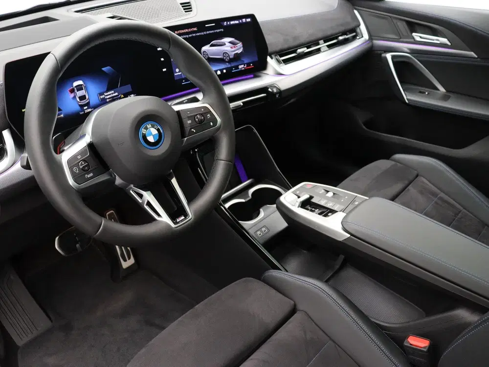 BMW iX2 xDrive30 M Sportpakket Pro uit 2025, foto 10