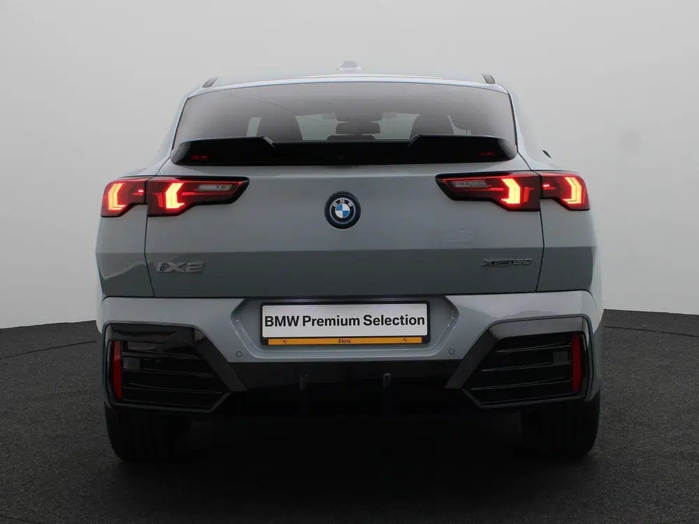 BMW iX2 xDrive30 M Sportpakket Pro uit 2025, foto 5