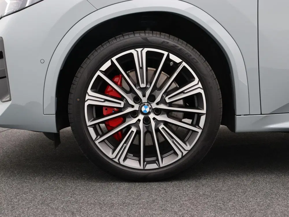 BMW iX2 xDrive30 M Sportpakket Pro uit 2025, foto 8