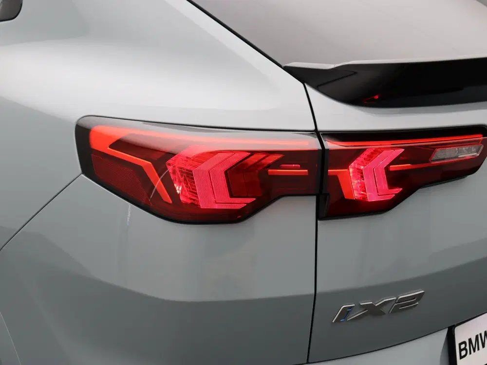 BMW iX2 xDrive30 M Sportpakket Pro uit 2025, foto 9