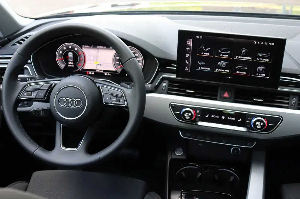 Audi A4 orgNL uit 2023, foto 14