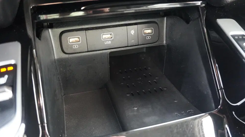 Kia Sorento 1.6 T-GDI Plug-in Hybrid 4WD uit 2022, foto 20