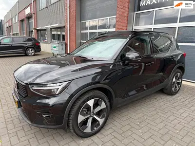 Volvo XC40 2.0 B4 Plus Dark LED ACC Pano Trekhaak 360 uit 2024