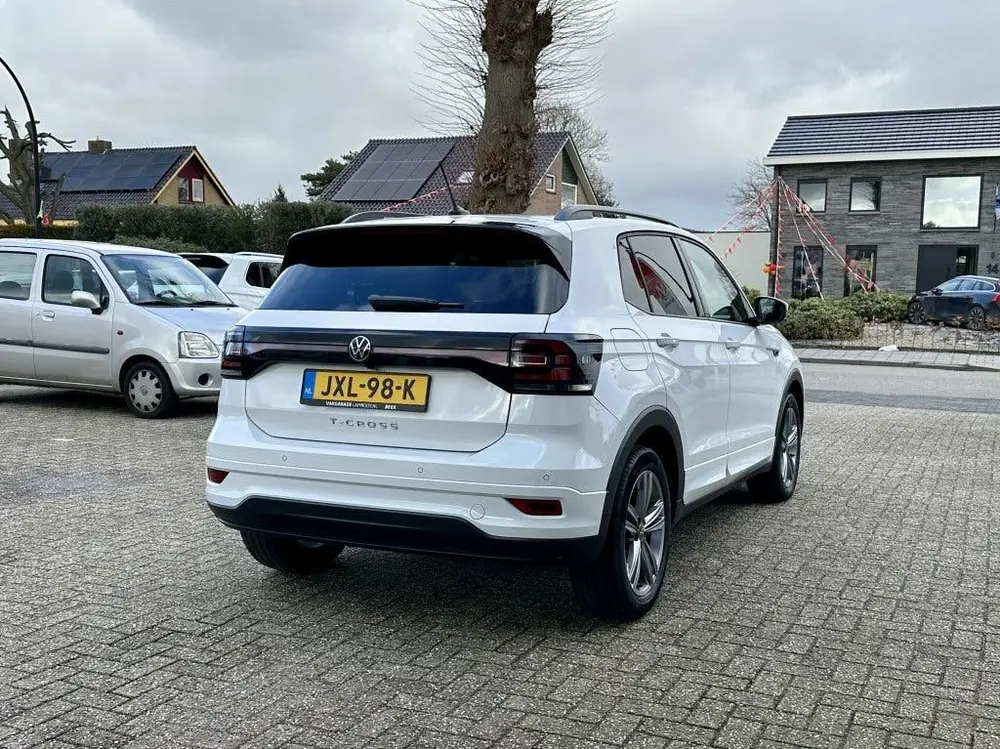 Volkswagen T-Cross 1.0 TSI R-Line 110PK DSG Automaat Camera uit 2022, foto 2