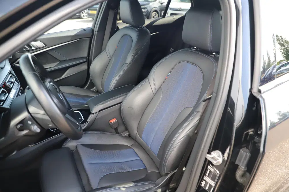 BMW 1-serie 118i Business Edition M Sport Automaat Bla uit 2022, foto 6
