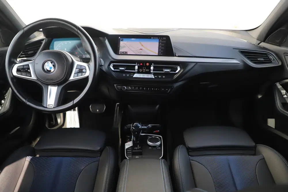 BMW 1-serie 118i Business Edition M Sport Automaat Bla uit 2022, foto 9