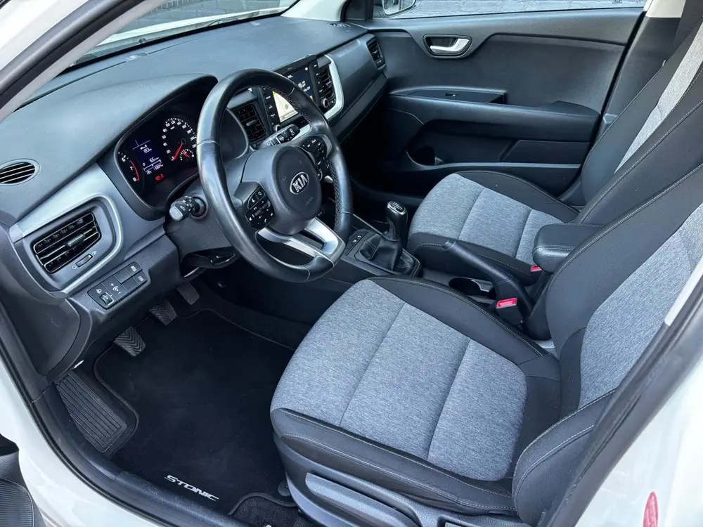Kia Stonic 1.0 T-GDi DynamicLine CARPLAY uit 2019, foto 13