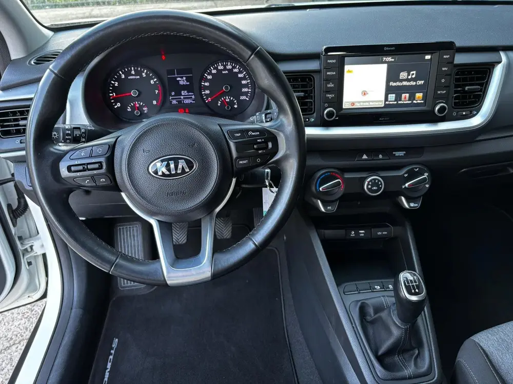 Kia Stonic 1.0 T-GDi DynamicLine CARPLAY uit 2019, foto 19