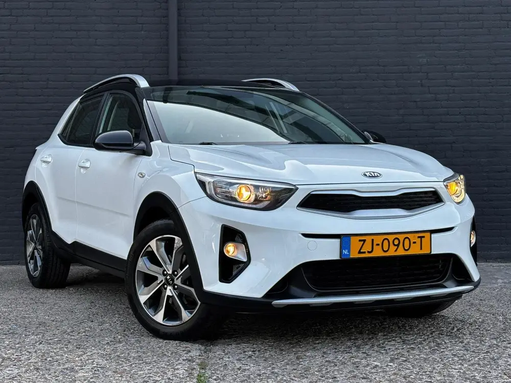 Kia Stonic 1.0 T-GDi DynamicLine CARPLAY uit 2019, foto 2