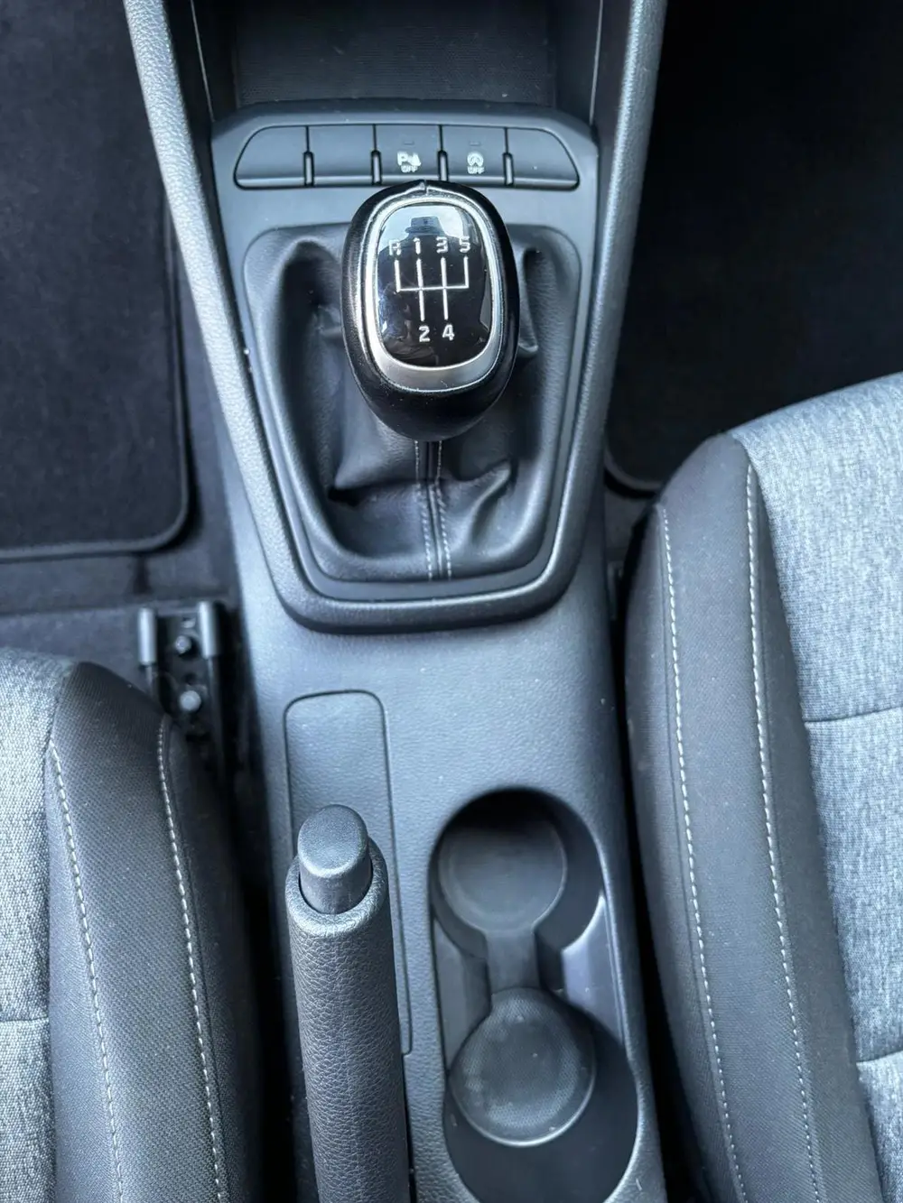 Kia Stonic 1.0 T-GDi DynamicLine CARPLAY uit 2019, foto 20