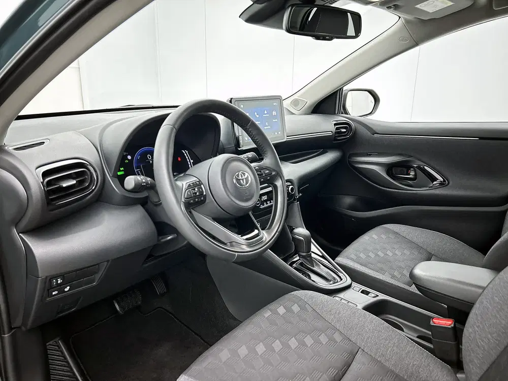 Toyota Yaris 1.5 Hybrid 115 First Edition Comfort Pack uit 2025, foto 17