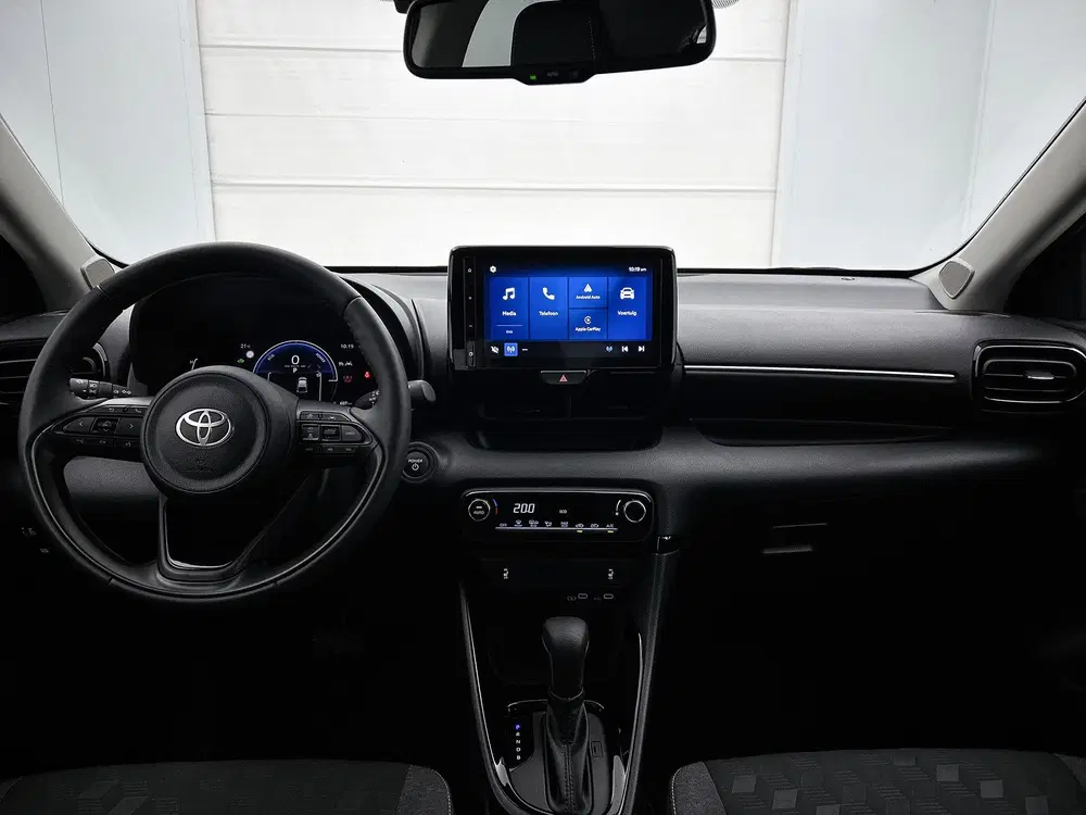 Toyota Yaris 1.5 Hybrid 115 First Edition Comfort Pack uit 2025, foto 4