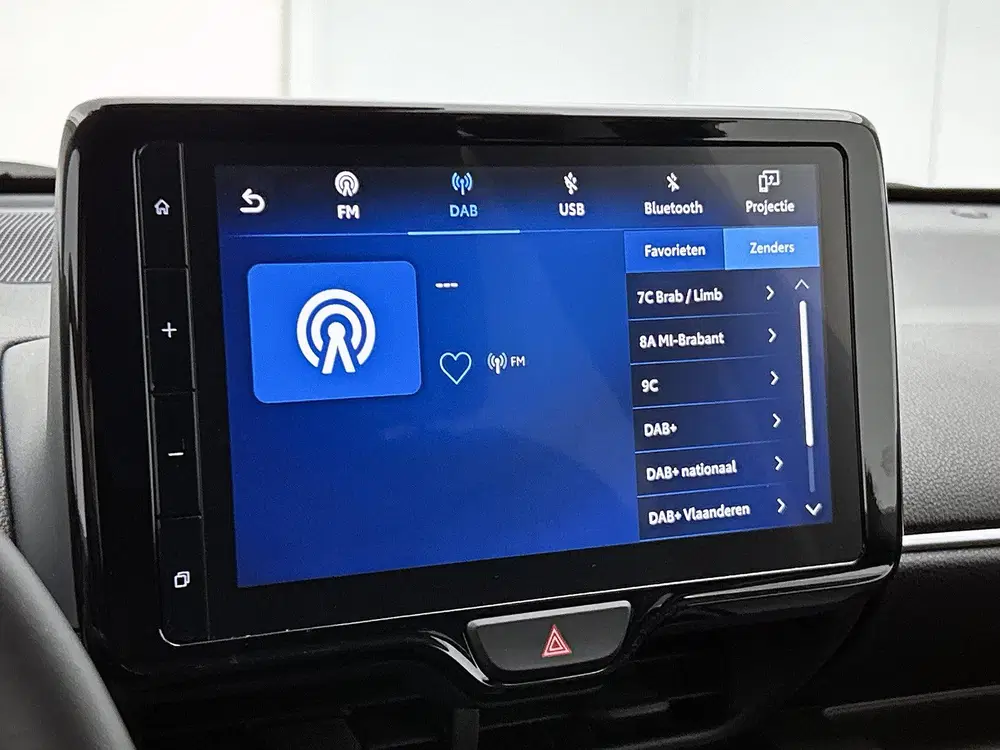 Toyota Yaris 1.5 Hybrid 115 First Edition Comfort Pack uit 2025, foto 7