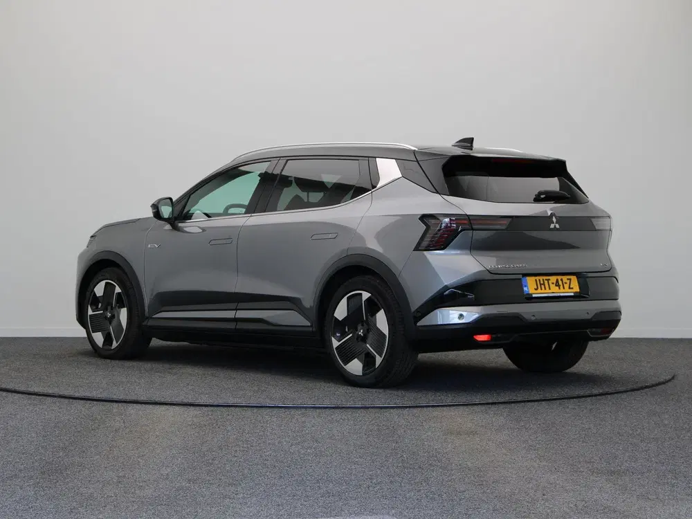 Mitsubishi Eclipse Cross Instyle 87 kWh uit 2025, foto 2