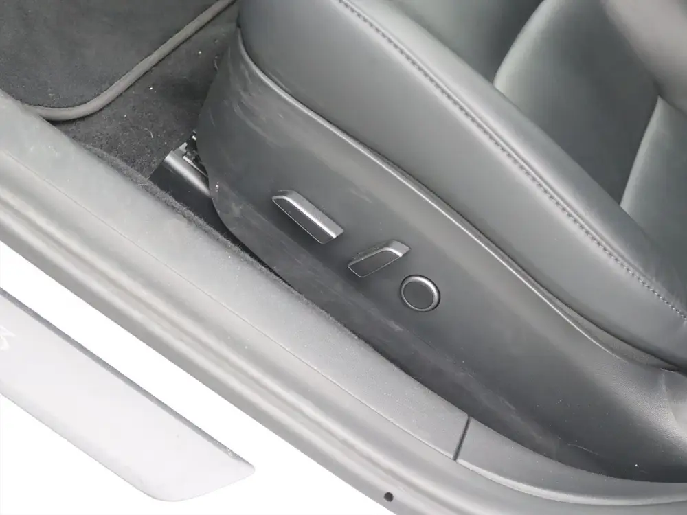 Tesla Model 3 Standard RWD Plus FACELIFT 90 uit 2021, foto 19