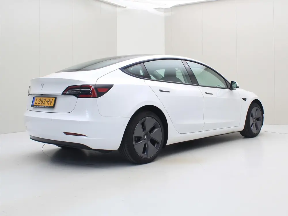 Tesla Model 3 Standard RWD Plus FACELIFT 90 uit 2021, foto 3