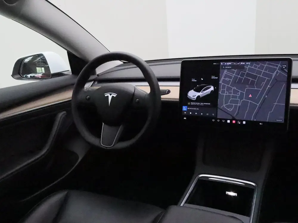 Tesla Model 3 Standard RWD Plus FACELIFT 90 uit 2021, foto 9