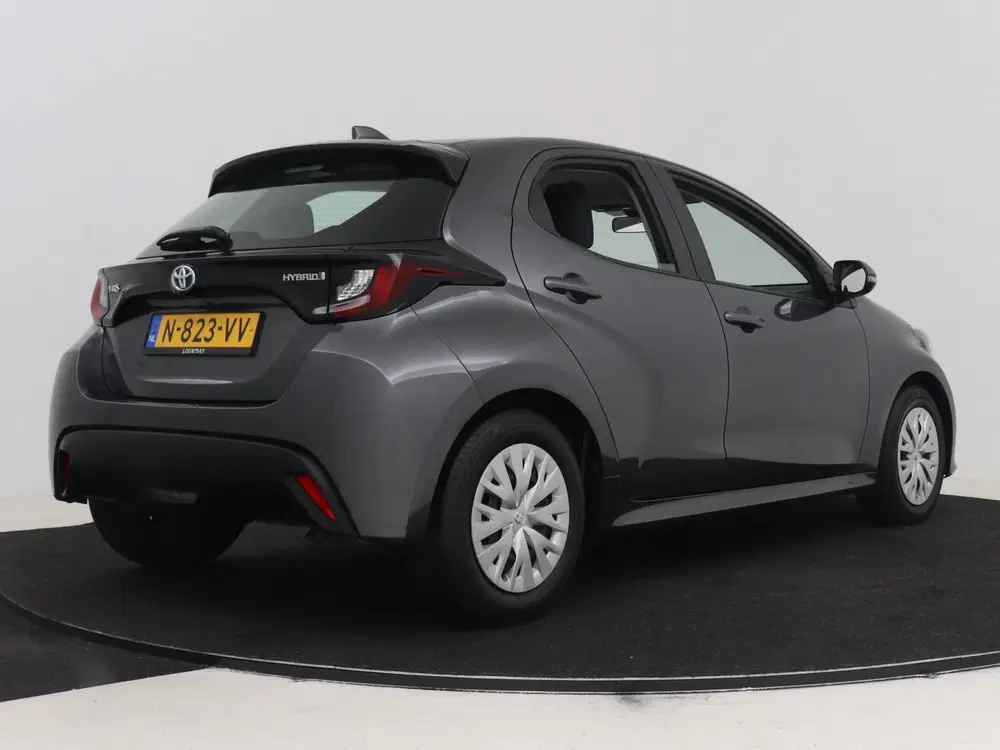 Toyota Yaris 1.5 Hybrid Active (bj 2022 uit 2022, foto 2
