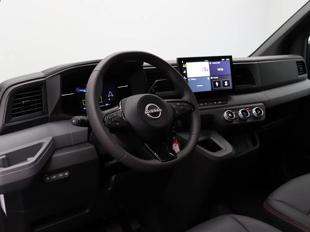Nissan Interstar Nismo + uit 2026, foto 16
