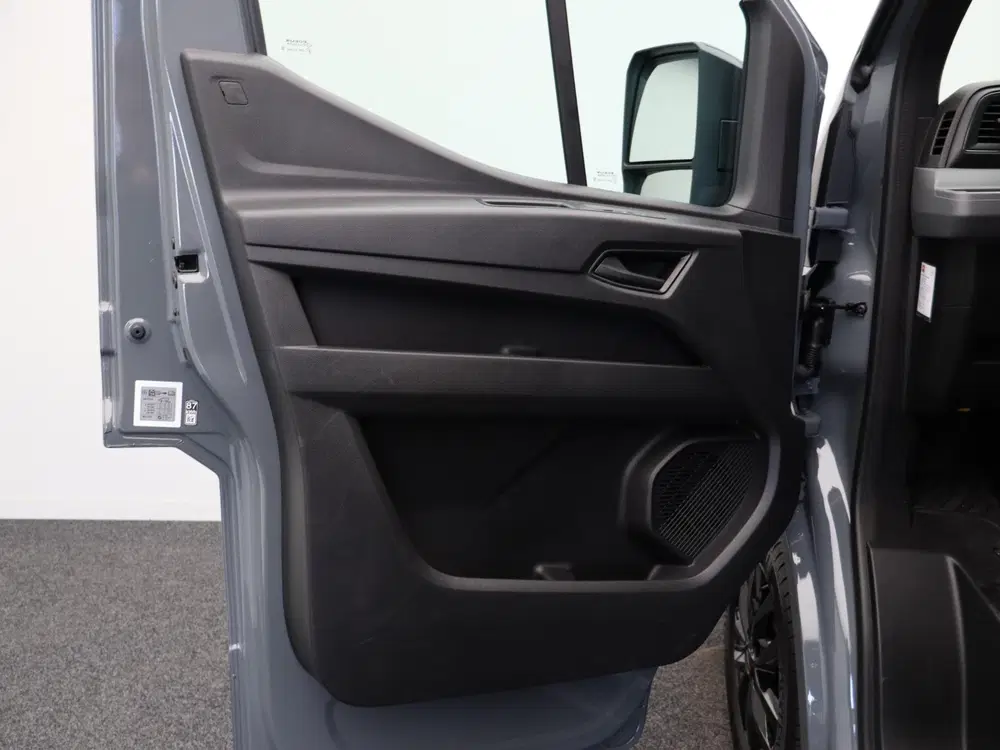 Nissan Interstar Nismo + uit 2026, foto 15