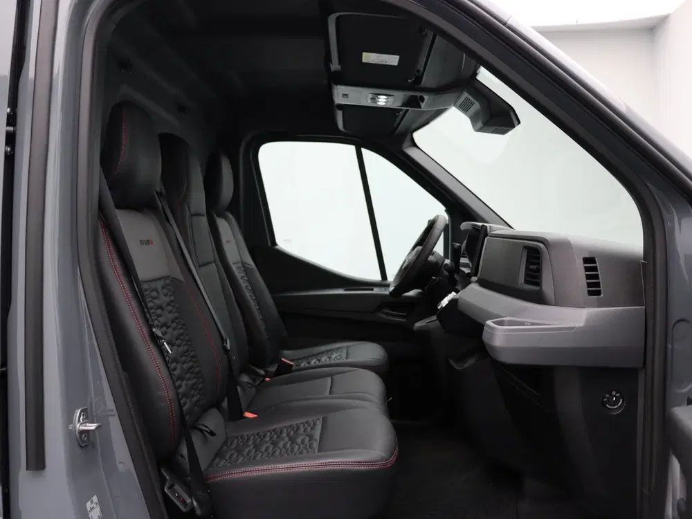 Nissan Interstar Nismo + uit 2026, foto 8