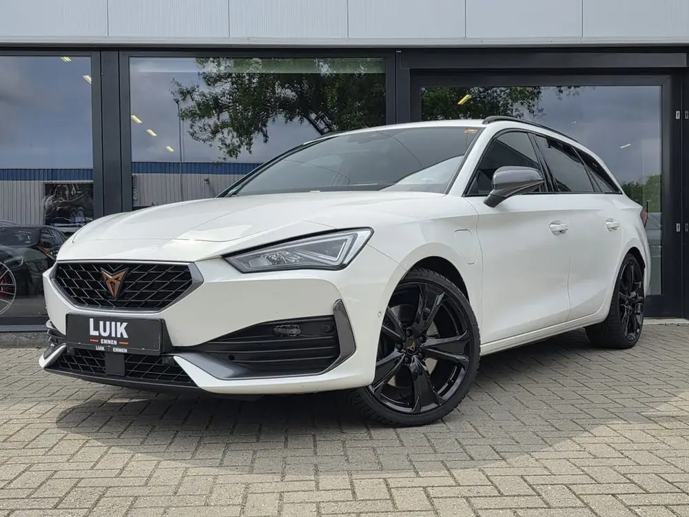 Cupra Leon Sportstourer 1.4 e-Hybrid VZ Black Edition + MEMO uit 2022