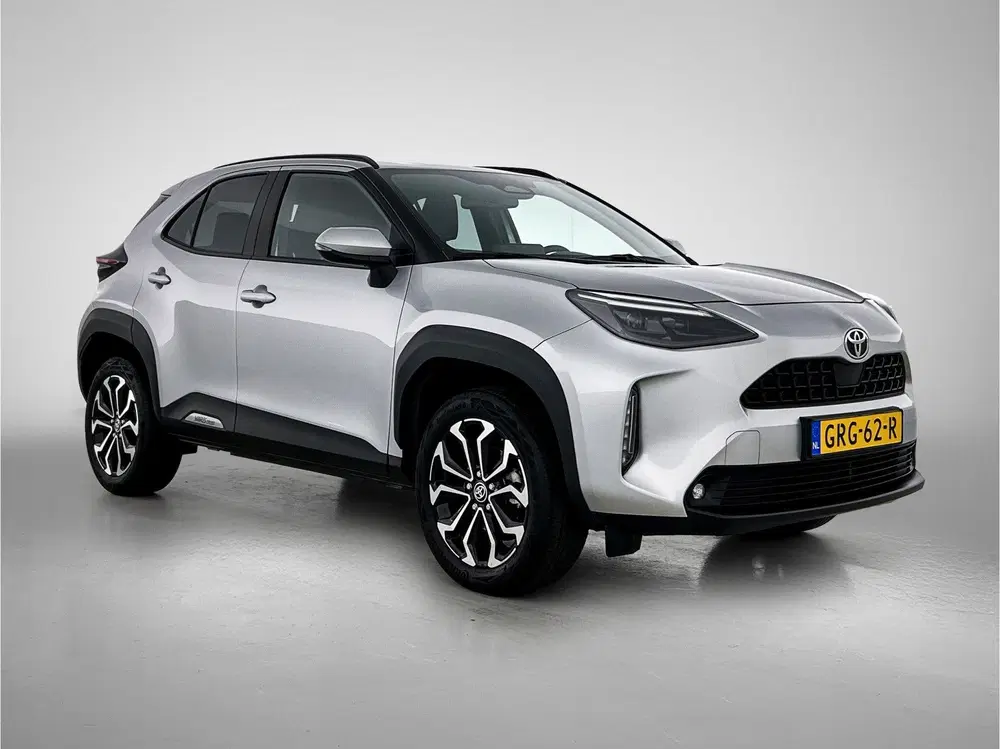 Toyota Yaris Cross 1.5 Hybrid 115 First Edition uit 2024, foto 16