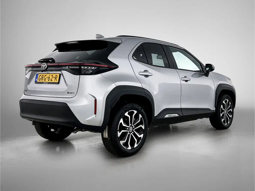 Toyota Yaris Cross 1.5 Hybrid 115 First Edition uit 2024, foto 2