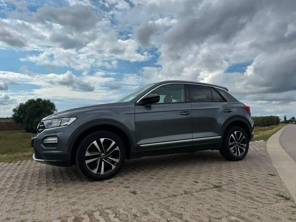 Volkswagen T-Roc 1.5 TSI 150pk 7-DSG 2020 Grijs uit 2020, foto 2