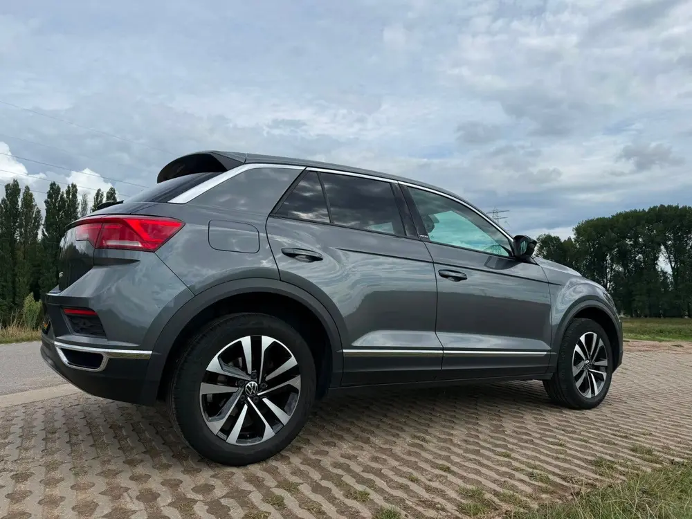 Volkswagen T-Roc 1.5 TSI 150pk 7-DSG 2020 Grijs uit 2020, foto 3