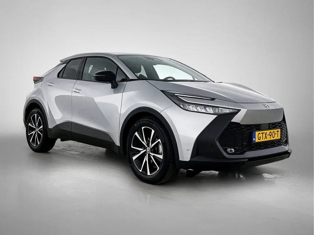Toyota C-Hr 1.8 Hybrid 140 Dynamic uit 2025, foto 2