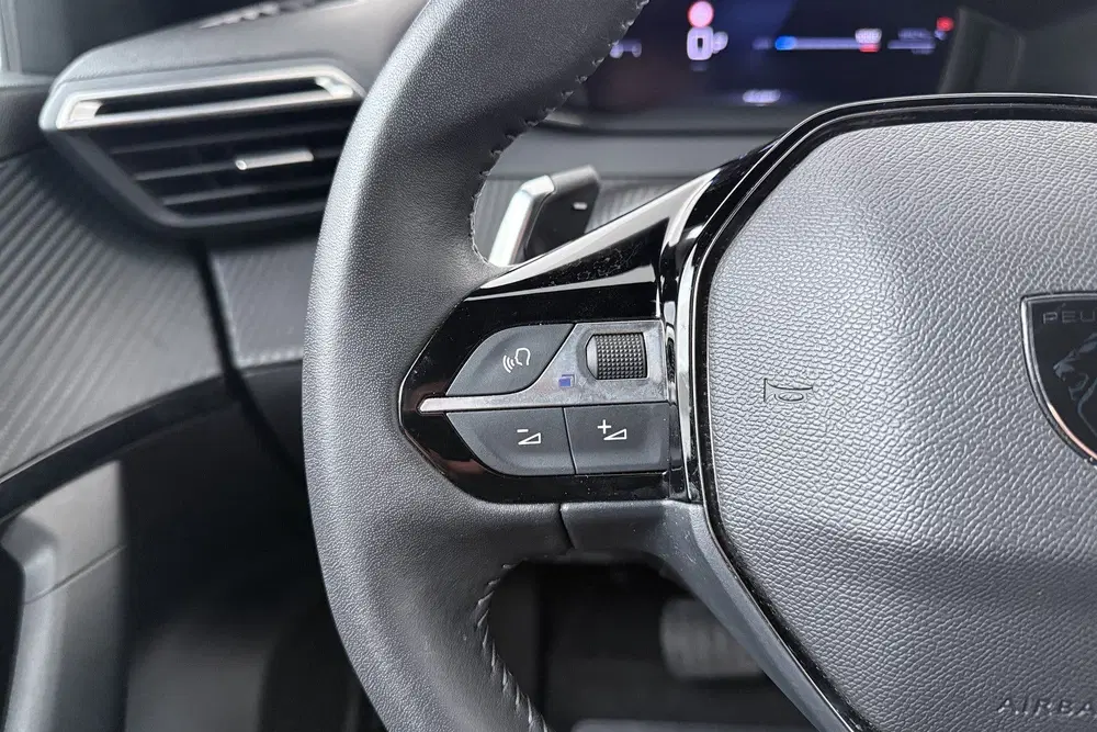 Peugeot 2008 Hybrid 145 PK Aut. Allure Half-Leder Clima uit 2025, foto 17