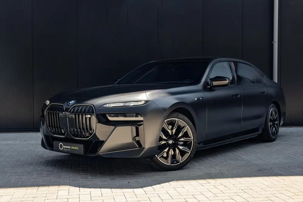 BMW i7 M70 xDrive 106 kWh uit 2023, foto 12
