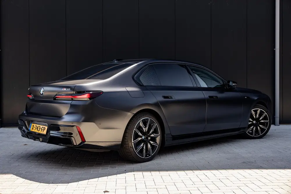 BMW i7 M70 xDrive 106 kWh uit 2023, foto 2