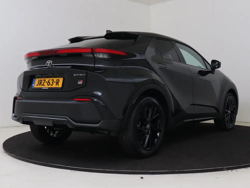 Toyota C-HR 2.0 Plug-in Hybrid 220 Black Edition (bj 2 uit 2025, foto 2