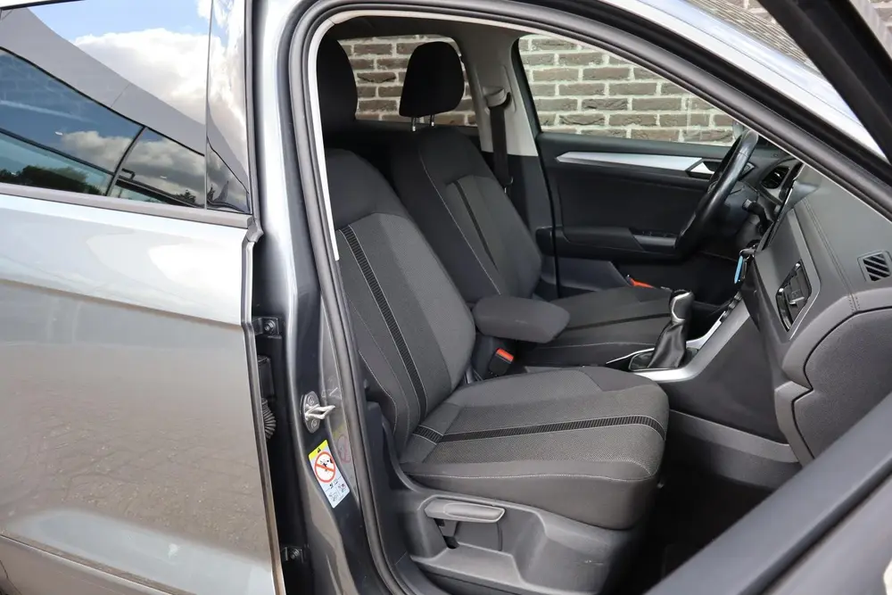 Volkswagen T-Roc 1.0 TSI 110pk Life | Achteruitrijcamera | D uit 2022, foto 16