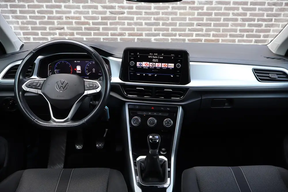 Volkswagen T-Roc 1.0 TSI 110pk Life | Achteruitrijcamera | D uit 2022, foto 5