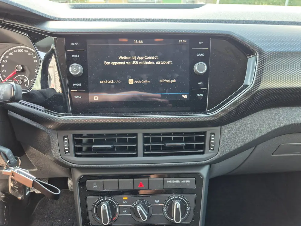 Volkswagen T-Cross 1.0 TSI Life 70Kw / 95Pk uit 2020, foto 12