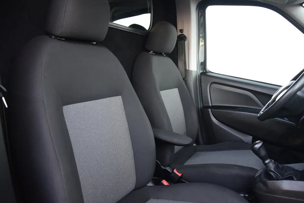 Fiat Doblo Doblò Cargo 1.3 MJ L1H1 Airco Audio uit 2021, foto 11