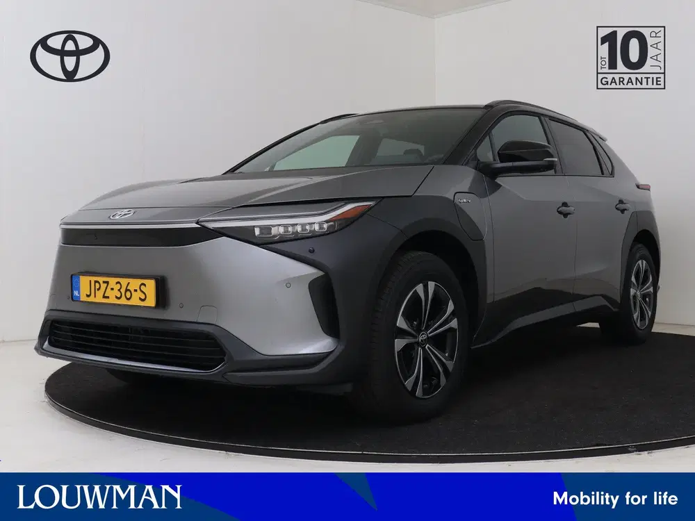 Toyota bZ4X Dynamic 71 kWh Bi-Tone + Panoramisch dak uit 2025
