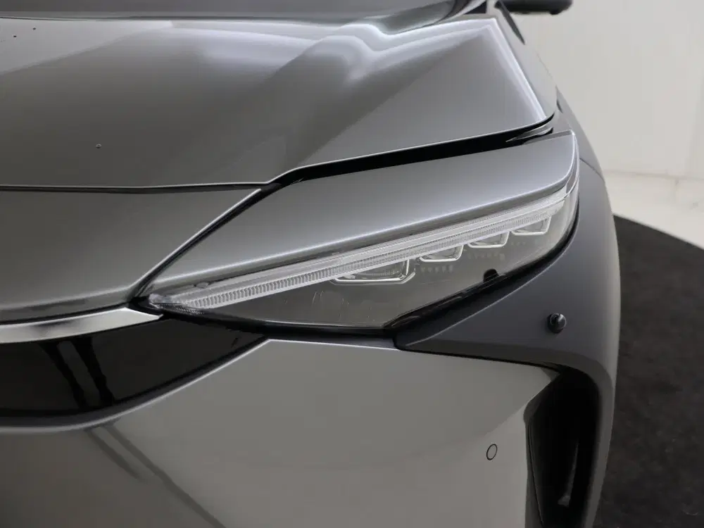 Toyota bZ4X Dynamic 71 kWh Bi-Tone + Panoramisch dak uit 2025, foto 8