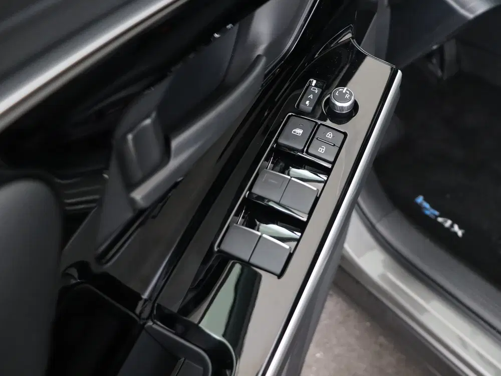 Toyota bZ4X Dynamic 71 kWh Bi-Tone + Panoramisch dak uit 2025, foto 9
