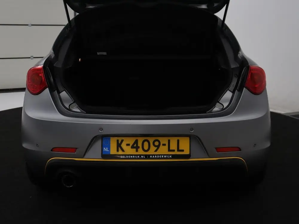 Alfa Romeo Giulietta | Gele accenten | Carpl uit 2021, foto 12