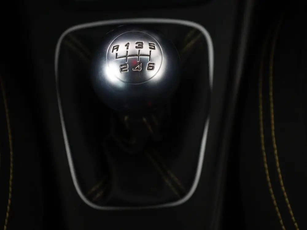 Alfa Romeo Giulietta | Gele accenten | Carpl uit 2021, foto 19