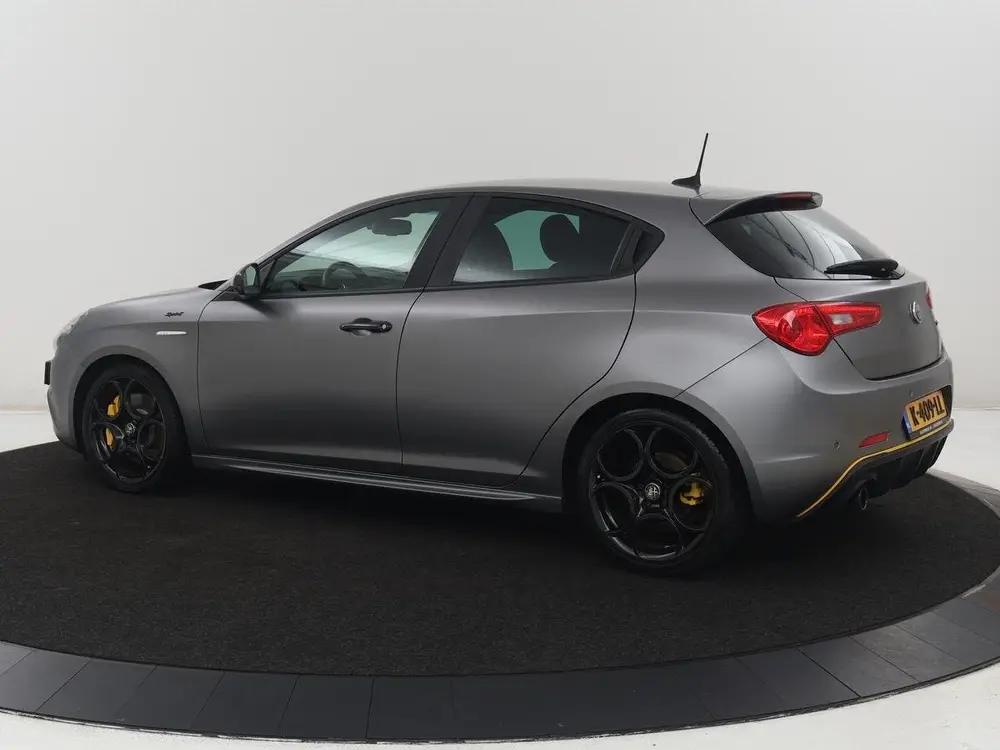 Alfa Romeo Giulietta | Gele accenten | Carpl uit 2021, foto 2