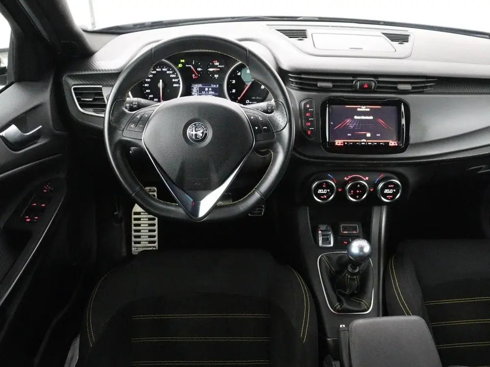 Alfa Romeo Giulietta | Gele accenten | Carpl uit 2021, foto 3