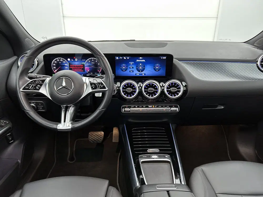 Mercedes-Benz GLA 180 Luxury Line uit 2024, foto 5