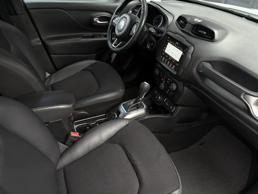 Jeep Renegade 1.3T 4WD Automaat Limited Airco Cr-control Car uit 2019, foto 6