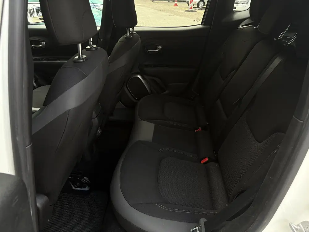 Jeep Renegade 1.3T 4WD Automaat Limited Airco Cr-control Car uit 2019, foto 7